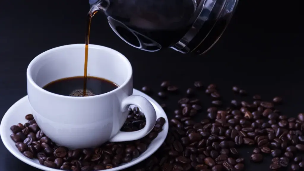 O café sem açúcar realmente ajuda a secar a barriga ou é só mais uma promessa vazia